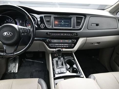 Used 2016 Kia Sedona SX FWD image 14