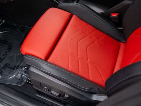 Certified 2025 BMW X2 xDrive28i w/ Premium Package image 15