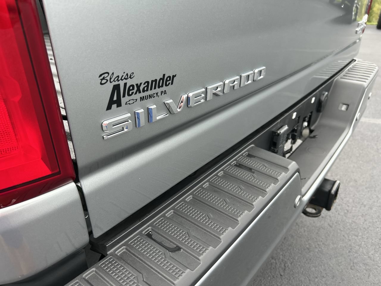 Used 2024 Chevrolet Silverado 2500 High Country w/ Technology Package AWD/4WD image 11