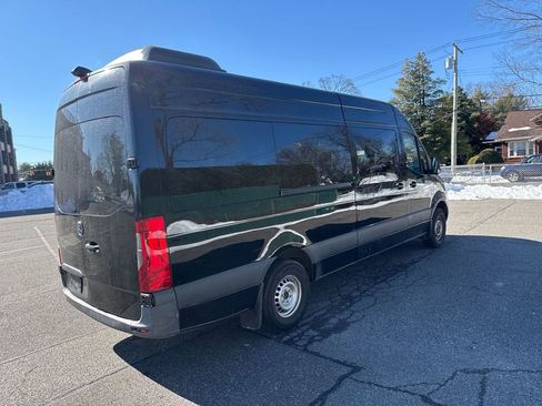 Used 2019 Mercedes-Benz Sprinter 2500 w/ Driver Convenience Package image 9