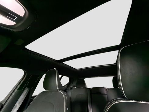 Used 2023 Volvo XC40 Recharge Ultimate image 23