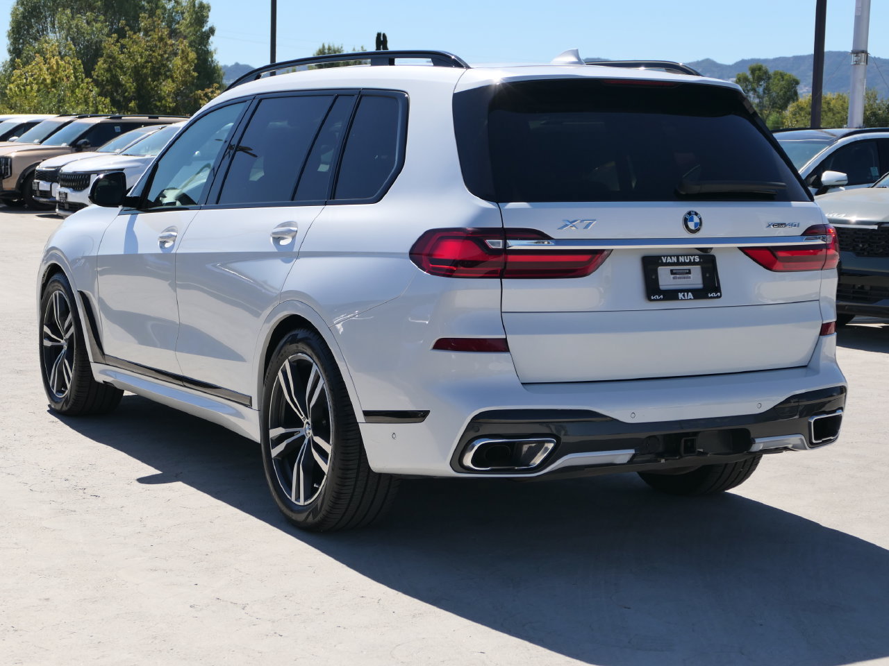 Used 2019 BMW X7 xDrive40i w/ Premium Package AWD/4WD image 6
