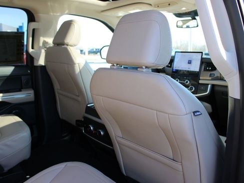 Used 2024 Ford Expedition Max Limited image 37