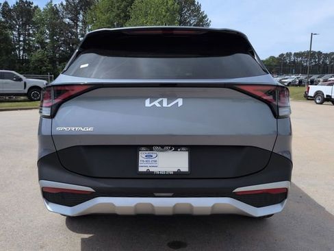 Used 2025 Kia Sportage LX image 6