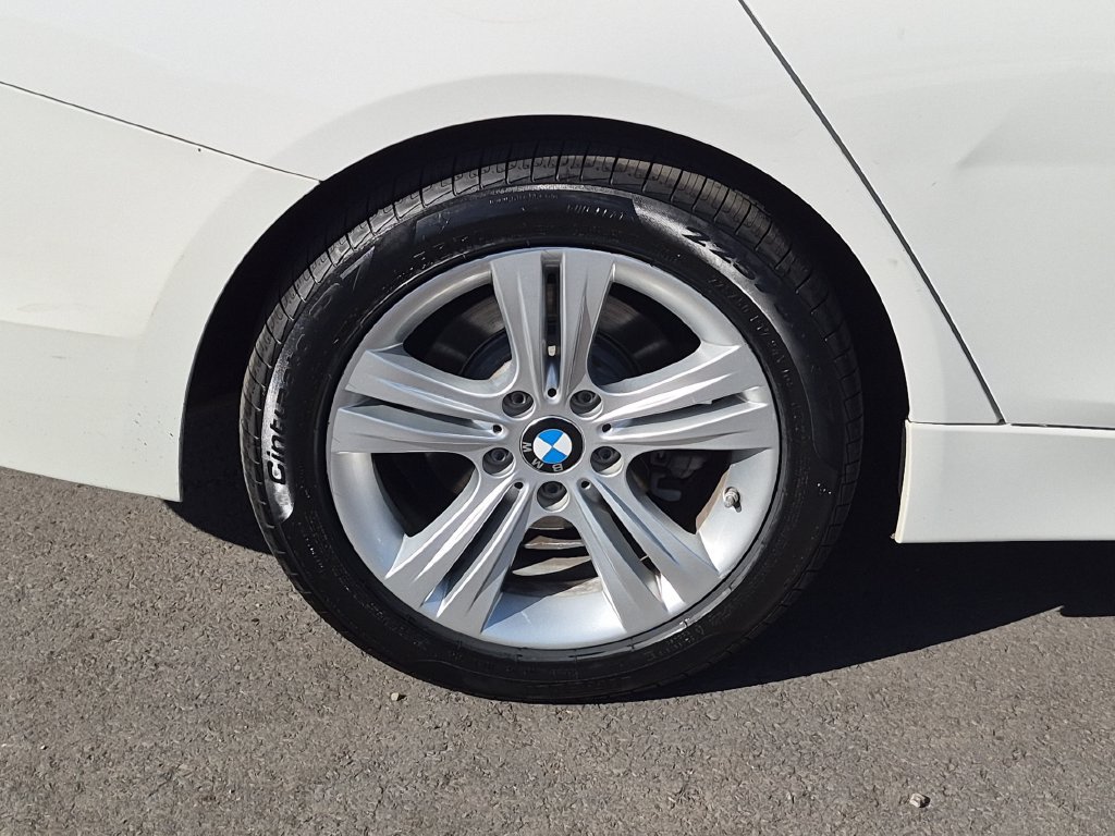 Used 2016 BMW 328i xDrive Sedan AWD/4WD image 29