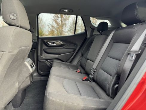 Used 2024 GMC Terrain SLE image 13