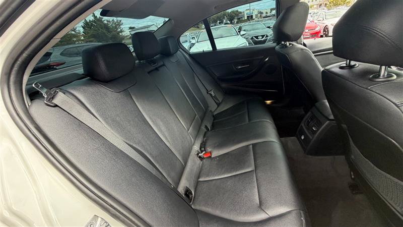 Used 2014 BMW 335i xDrive Sedan AWD/4WD image 11