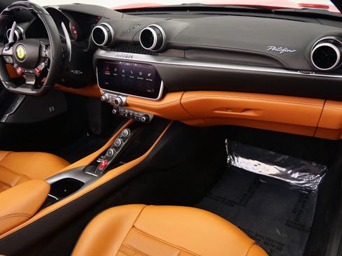 Used 2019 Ferrari Portofino image 14
