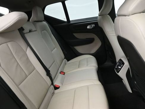 Used 2023 Volvo XC40 B5 Plus w/ Driver Assist Package AWD/4WD image 33