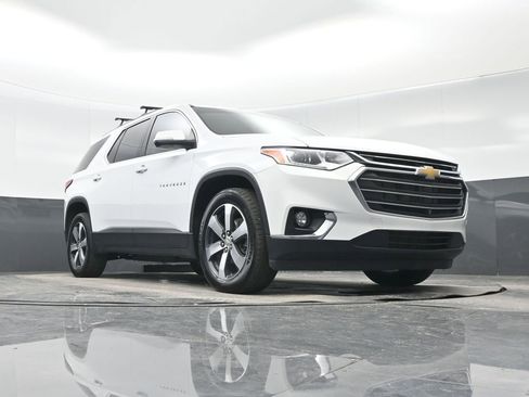 Used 2021 Chevrolet Traverse LT w/ LT Premium Package image 33