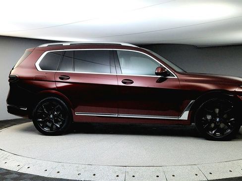 Used 2025 BMW X7 xDrive40i image 8