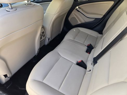 Used 2019 Mercedes-Benz GLA 250 image 41