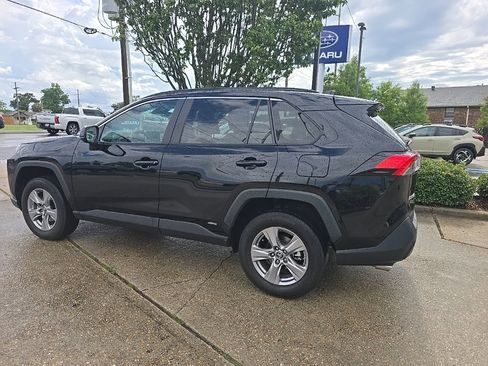 Used 2024 Toyota RAV4 LE AWD/4WD image 20