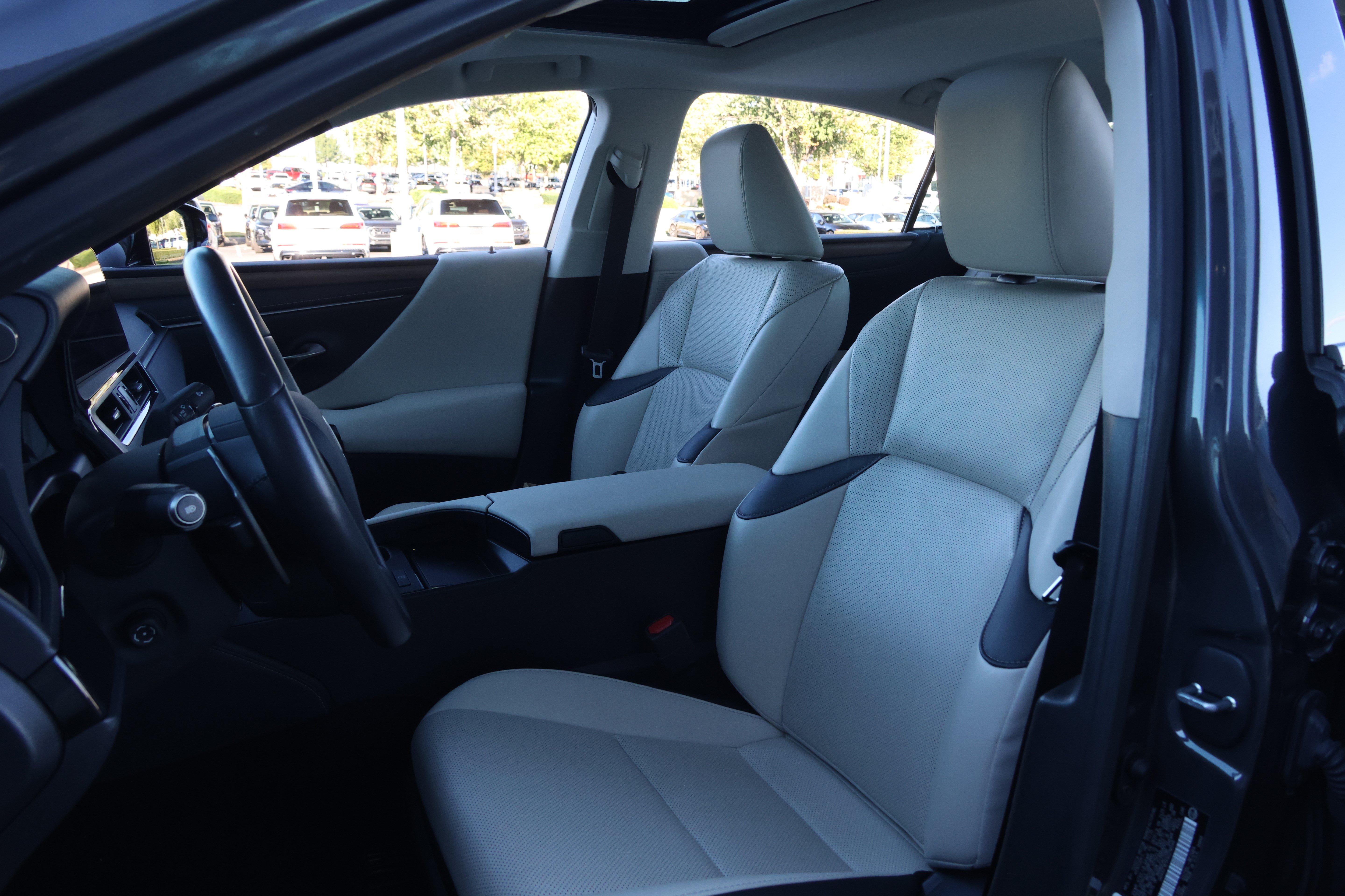 Certified 2025 Lexus ES 350 w/ Premium Package FWD image 32