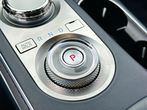 Used 2023 Genesis GV70 2.5T w/ Sport Prestige Package image 17