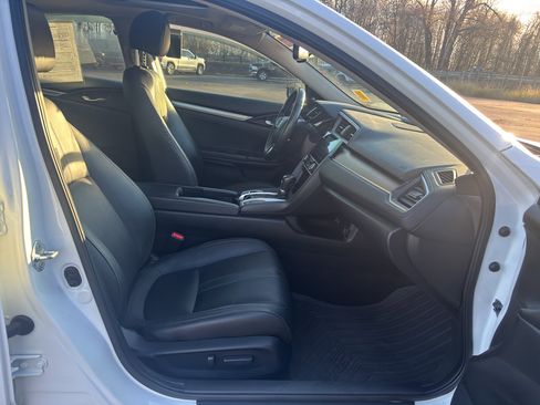 Used 2018 Honda Civic Touring image 28