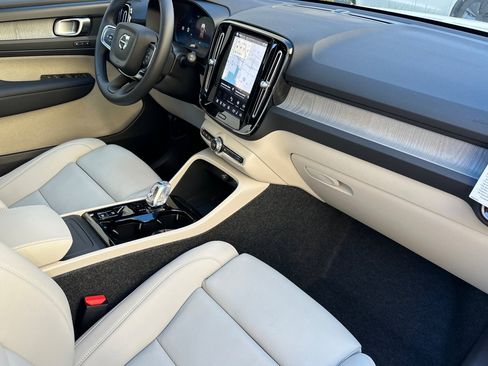 New 2026 Volvo XC40 B5 Plus w/ Protection Package Premier image 17