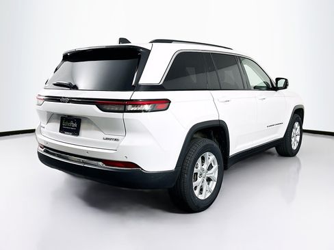 Used 2023 Jeep Grand Cherokee Limited AWD/4WD image 9