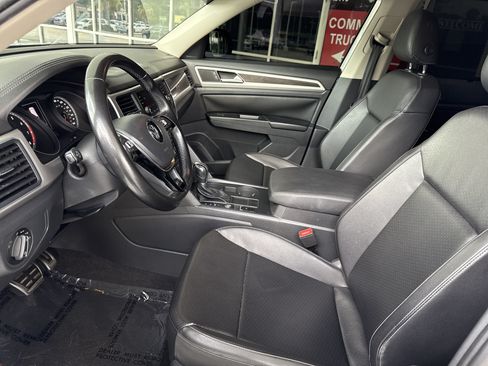 Used 2018 Volkswagen Atlas SE w/ R-Line Package FWD image 15