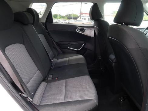 Used 2023 Kia Soul LX w/ Option Group 015 FWD image 8