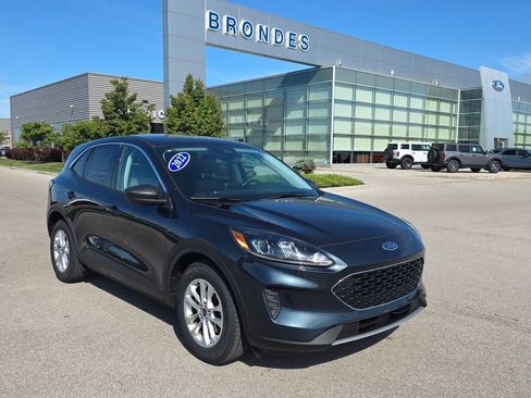 Used 2022 Ford Escape SE w/ Cold Weather Package image 1