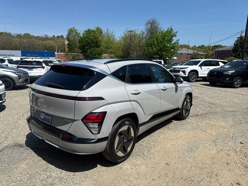 Used 2024 Hyundai Kona Limited FWD image 6