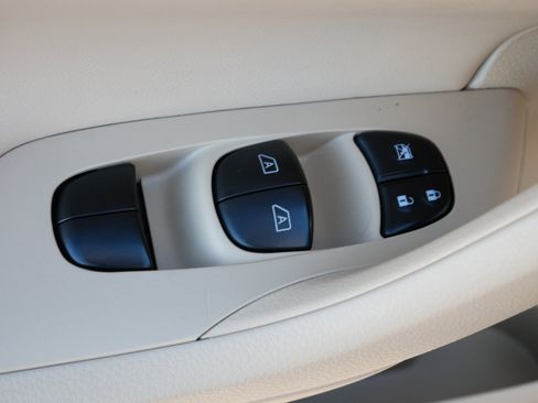 Used 2015 Nissan Altima 2.5 SL w/ Moonroof Package image 19