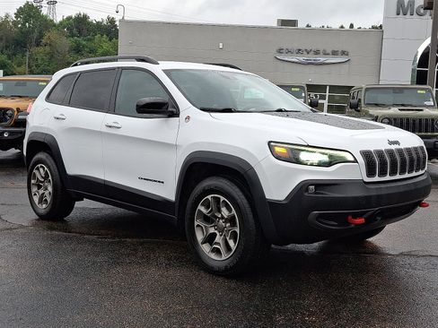 Used 2022 Jeep Cherokee Trailhawk w/ Trailer Tow Group AWD/4WD image 3
