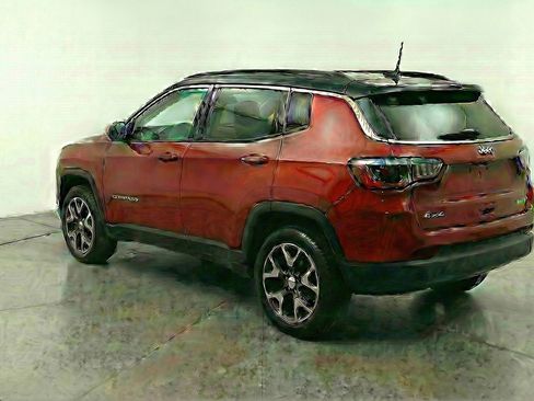 Used 2025 Jeep Compass Limited image 6