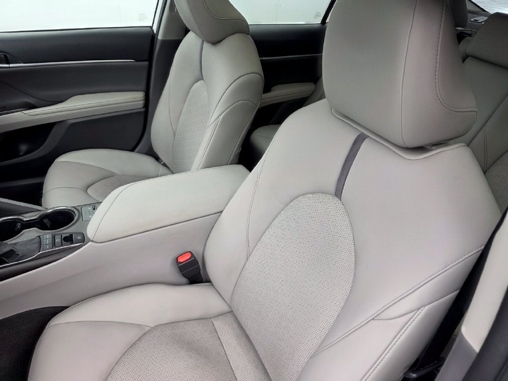 Used 2021 Toyota Camry XSE w/ Navigation Package FWD image 11
