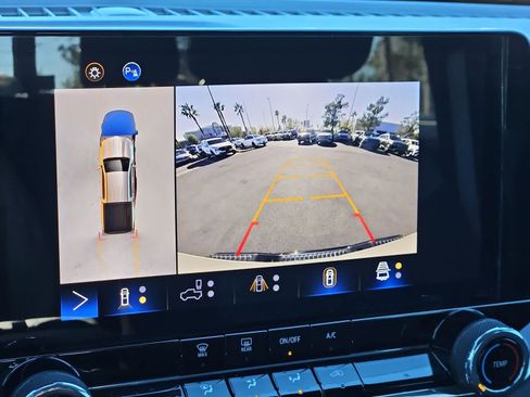 Used 2024 Chevrolet Colorado Trail Boss w/ Technology Package image 26