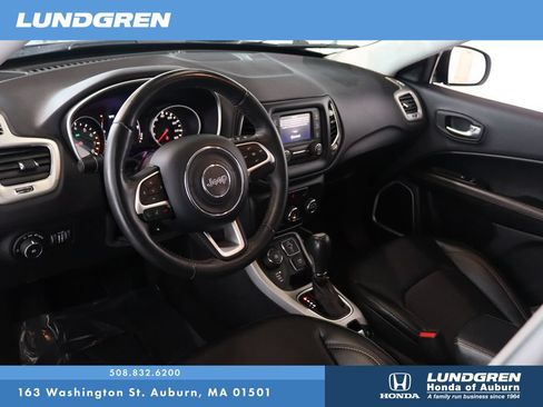 Used 2018 Jeep Compass Latitude AWD/4WD image 8