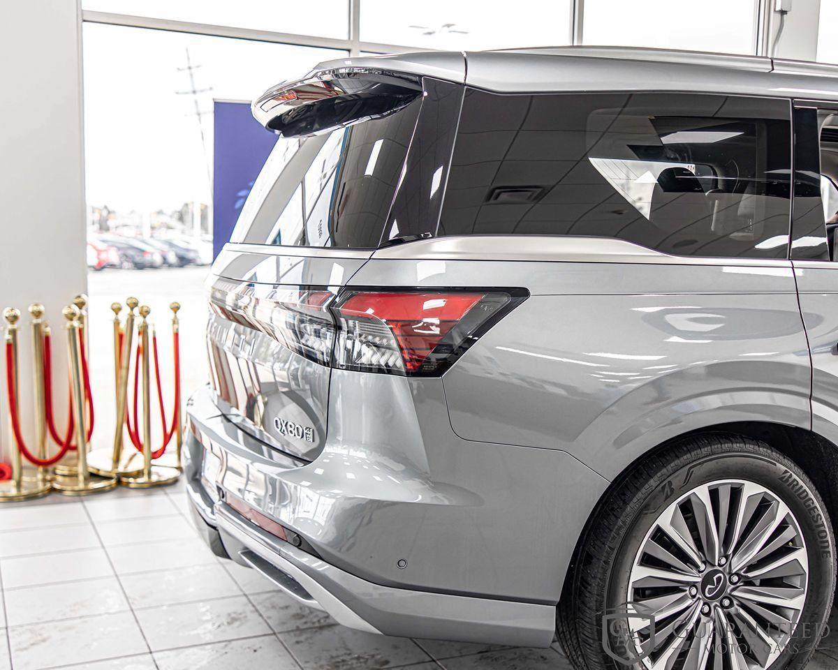 Used 2025 INFINITI QX80 Sensory AWD/4WD image 15
