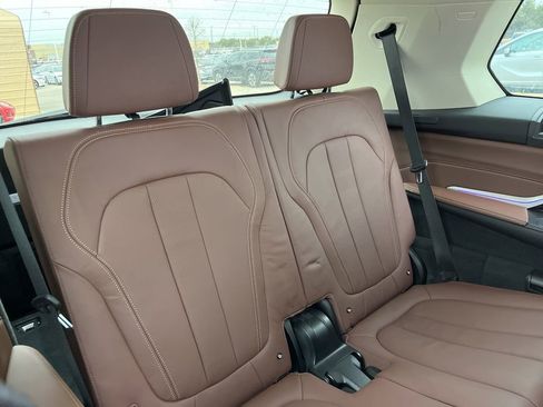 Used 2022 BMW X7 xDrive40i w/ Parking Assistance Package image 30