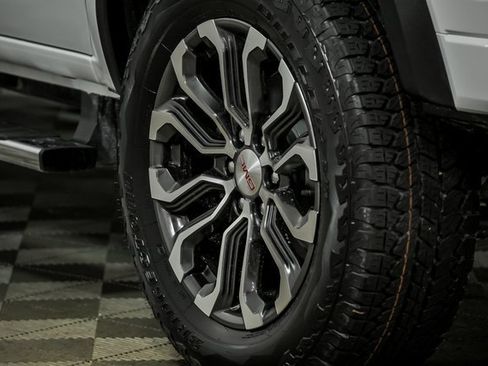 New 2026 GMC Canyon Denali image 3