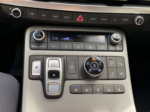 Used 2023 Hyundai Palisade SEL w/ Winter Package AWD/4WD image 27