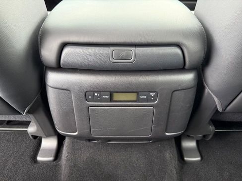 Used 2024 Nissan Armada SL w/ Captain's Chairs Package RWD image 28