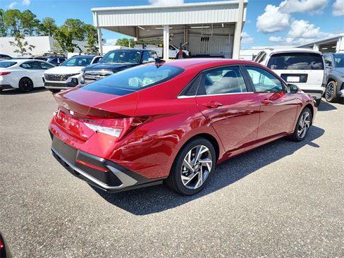 New 2025 Hyundai Elantra Limited image 3