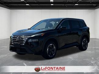 Used 2025 Nissan Rogue SV AWD/4WD video 1