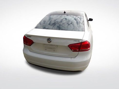 Used 2014 Volkswagen Passat 1.8T Sport image 12