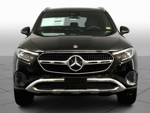 Used 2025 Mercedes-Benz GLC 300 4MATIC image 3