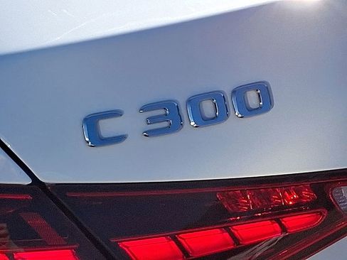 Used 2025 Mercedes-Benz C 300 4MATIC Sedan image 33