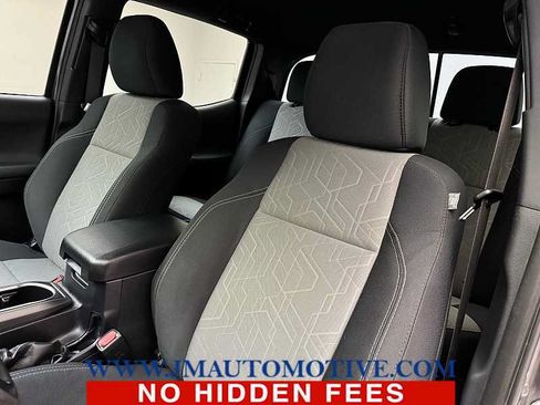 Used 2021 Toyota Tacoma TRD Sport w/ Technology Package AWD/4WD image 14