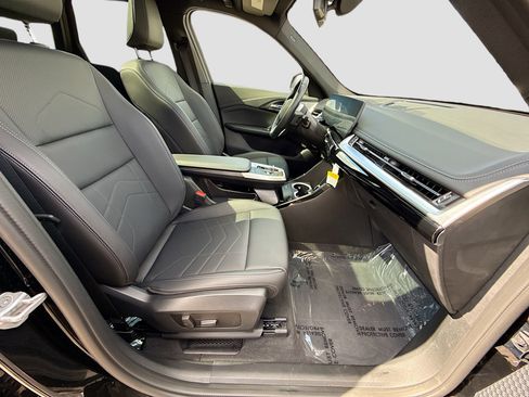 Used 2025 BMW X1 xDrive28i w/ Convenience Package image 15