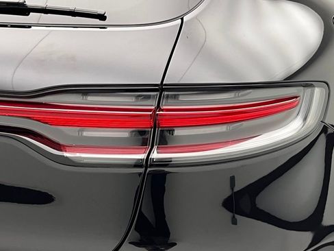 Used 2025 Porsche Macan image 43