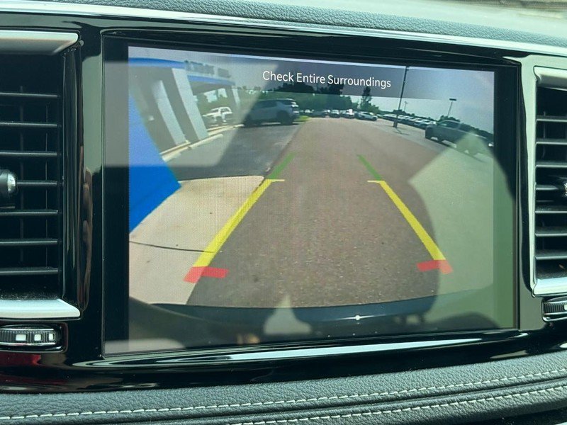 Used 2025 Chrysler Pacifica Limited FWD image 24