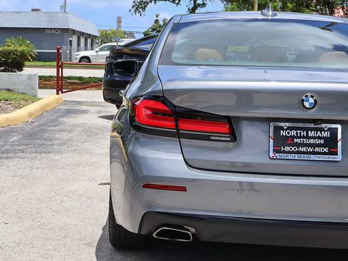 Used 2023 BMW 530i w/ Convenience Package RWD image 15