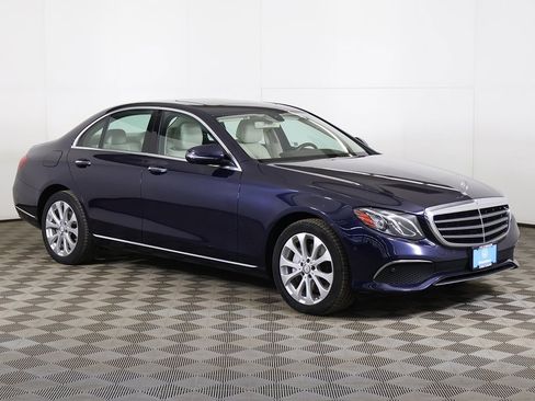 Used 2017 Mercedes-Benz E 300 4MATIC image 2