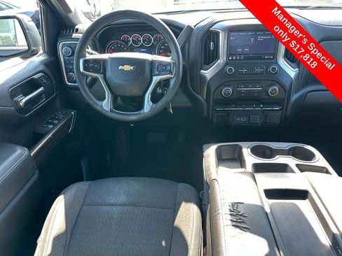 Used 2020 Chevrolet Silverado 1500 LT image 18