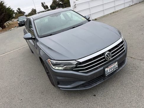 Used 2019 Volkswagen Jetta SE w/ Cold Weather Package FWD image 5